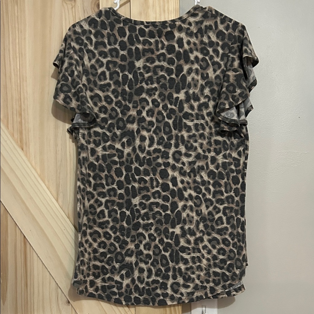 Leopard Print Ruffle Sleeve Top - Picture 3 of 3